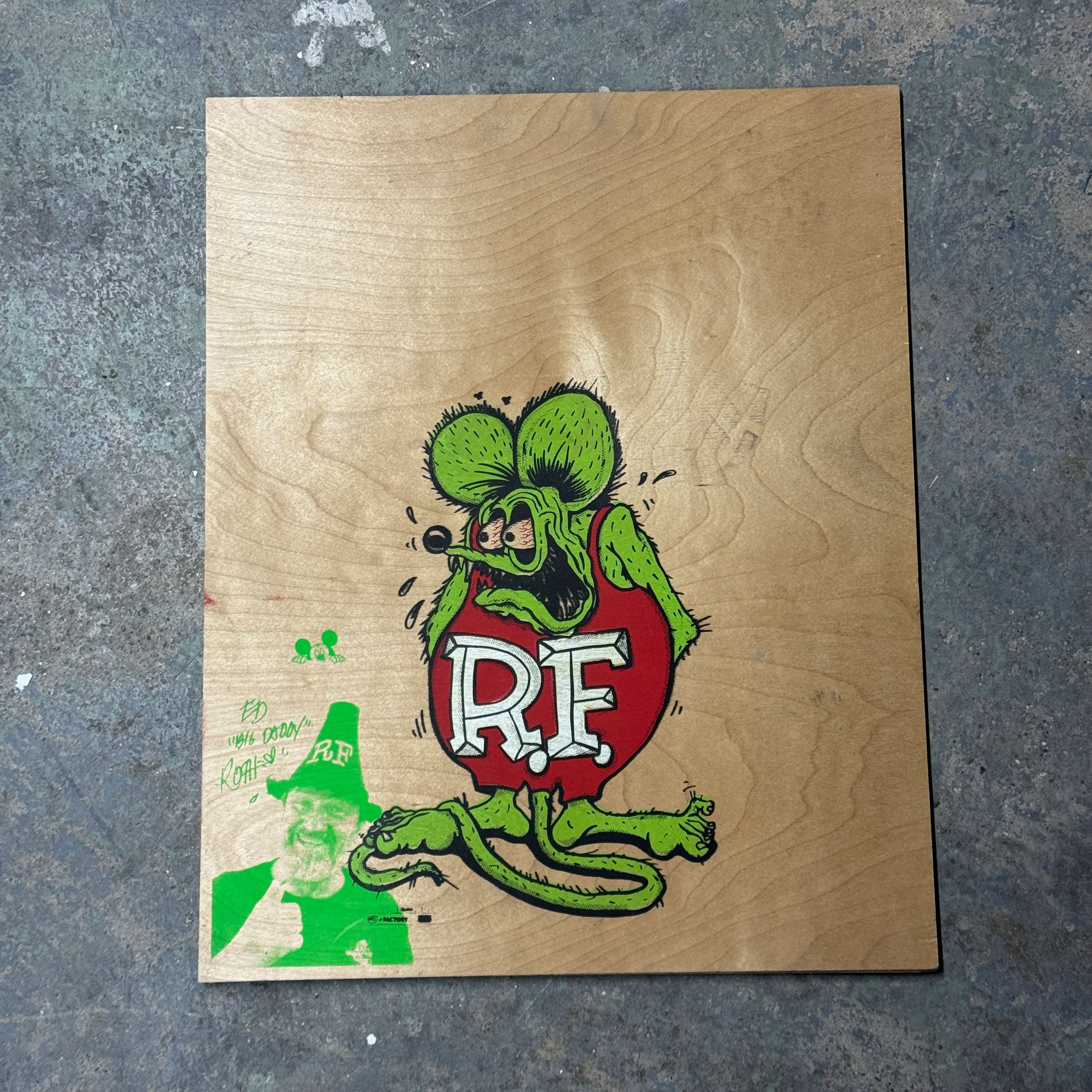 Rat Fink – Mehrfarbiger Siebdruck auf Holzplatte