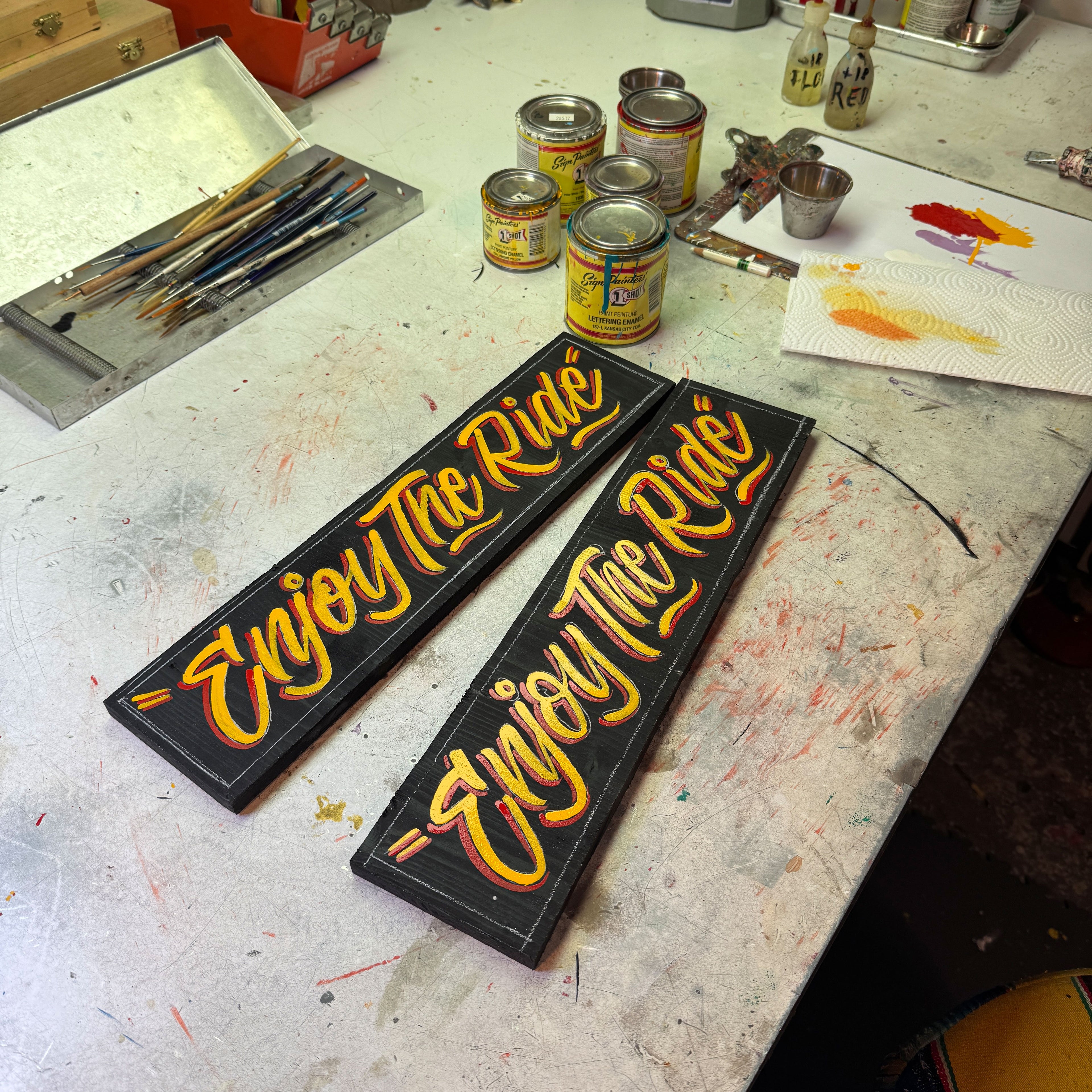 Handbemaltes Holzschild – „Enjoy the Ride“