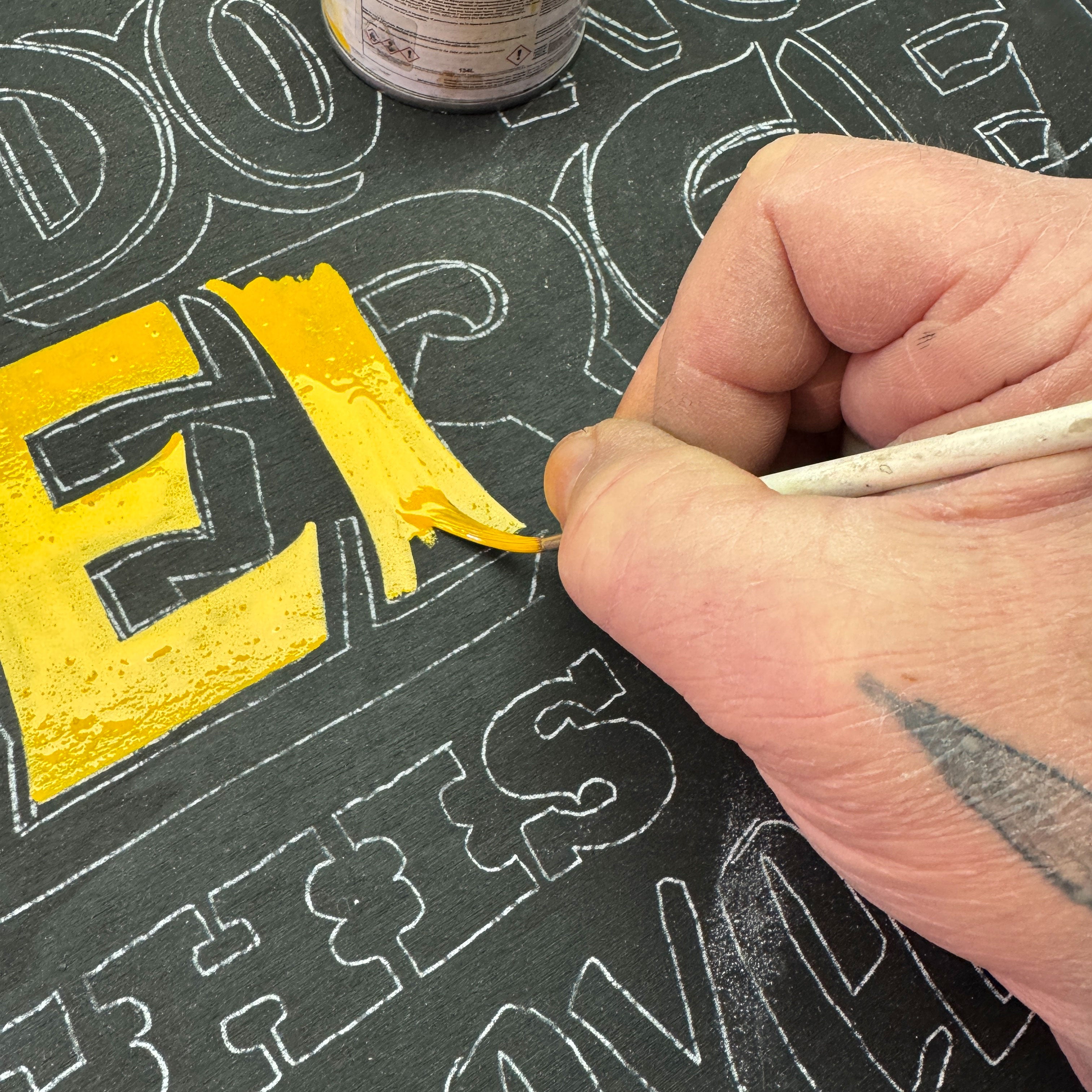 Handbemaltes Holzschild – „NO! We do not Pierce…“